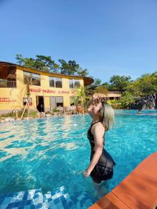 Πισίνα στο ή κοντά στο Ha Giang Lodge Hostel & Tours