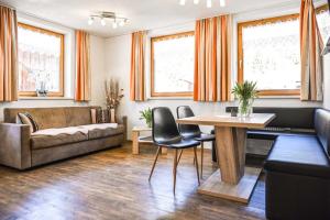 Posedenie v ubytovaní Appartements Schwarzer Adler
