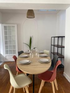 Khu vực ghế ngồi tại Jolie maison centre ville de Niort +15 ảnh