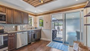 Nhà bếp/bếp nhỏ tại Mauna Loa Hideaway