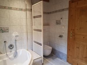Koupelna v ubytování Chalet Mittersill