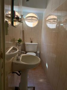 Et badeværelse på Villa Alicia