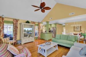 Posezení v ubytování Lake Village Cottage 18 + 27 fotografií