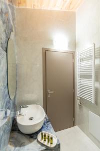 Koupelna v ubytování BEQUEST Corinthian Luxury suites