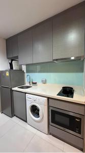 Η κουζίνα ή μικρή κουζίνα στο Perfect condo, BTS Thong lo 5mins by walking +15 φωτογραφίες