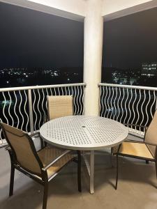 オーランドにあるStylish 2BR Near Disney Parksのギャラリーの写真