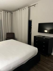 オーランドにあるStylish 2BR Near Disney Parksのギャラリーの写真