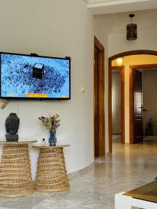 TV a/nebo společenská místnost v ubytování Mediterranean Dream Apartment - Sousse