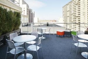 Club Quarters Hotel Embarcadero, San Francisco的阳台或露台