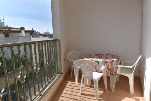 A balcony or terrace at Giglio Selvatico Apartment