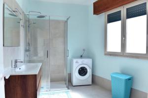 A bathroom at Giglio Selvatico Apartment