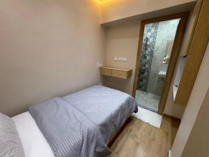 Letto o letti in una camera di Landmark Hostel Cairo