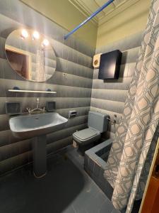 Koupelna v ubytování Skopelos Vintage House close proximity to water's edge