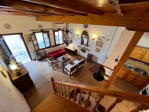 Posezení v ubytování Skopelos Vintage House close proximity to water's edge + 18 fotografií