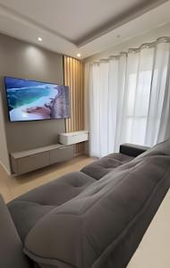 TV/trung tâm giải trí tại Vista para o Pôr do Sol - Oficinas