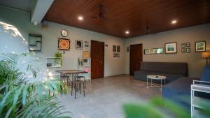 Zona d'estar a Sort By Stays , Siolim