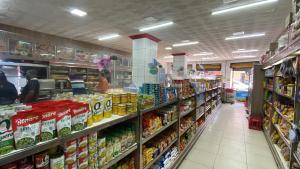 Supermarket nebo jiné obchody v  hotelu nebo okolí