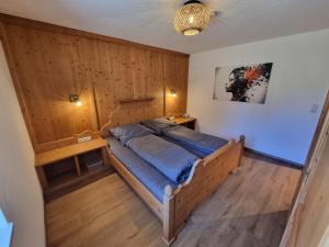 Postel nebo postele na pokoji v ubytování Wertacher Hörnleblick + 20 fotografií