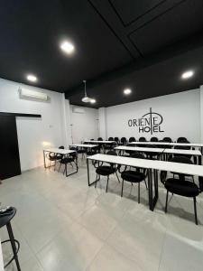Οι επιχειρηματικές εγκαταστάσεις ή/και οι αίθουσες συνεδριάσεων στο Oriente Hotel +17 φωτογραφίες
