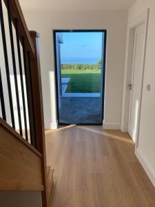 Fotografie z fotogalerie ubytování Ardmore's Modern Beach House v destinaci Ardmore