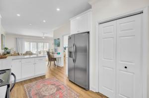 Køkken eller tekøkken på Yacht Harbor Court 4 by Wild Dunes, Golf View + 38 billeder