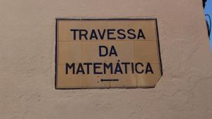 Um certificado, prêmio, placa ou outro documento exibido em Casa do Museu