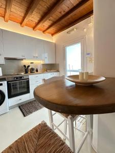 Gallery image of Myconian Villa -7 min Chora - center - 130sqm - 4people - 2 rooms - Secured Free Parking,- Elenas Hospitality - in Mýkonos City