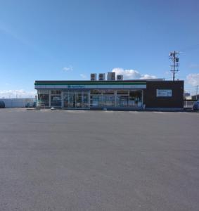 an empty parking lot in front of a building at Ogawaya Ryokan - Vacation STAY 87447v in Tahara