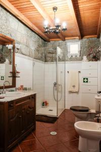 Koupelna v ubytování Casa dos Castros