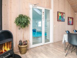 Bazén v ubytování 16 person holiday home in Løkken-By Traum nebo v jeho okolí