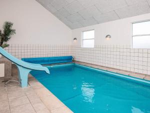 Bazén v ubytování 16 person holiday home in Løkken-By Traum nebo v jeho okolí