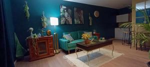 Villa Fiorenza - jungle - nature & vignobles的休息区