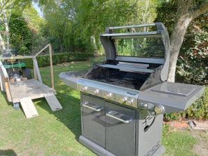 Gril dostupný pro hosty v bed and breakfast