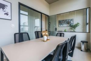 Zona business o sala conferenze di Hestia at Asuncion Cozy Bright & Smart 2BDR
