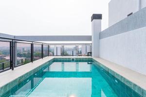 Piscina di Hestia at Asuncion Cozy Bright & Smart 2BDR o nelle vicinanze