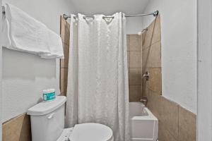 Koupelna v ubytování American Executive Inn Mesa
