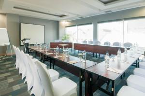 Restaurace v ubytování KHAS Makassar Hotel