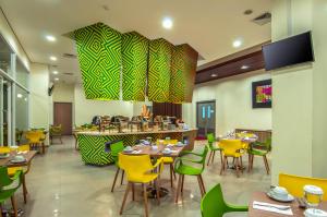 Restaurace v ubytování KHAS Makassar Hotel