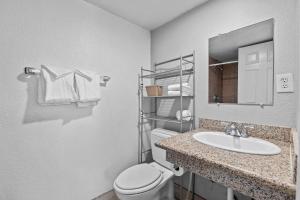 Koupelna v ubytování American Executive Inn Mesa