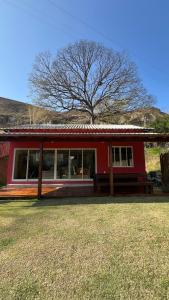 Το κτήριο όπου στεγάζεται  η παραθεριστική κατοικία