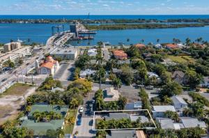 Fotografie z fotogalerie ubytování West Palm Beach Bungalow with Swimming Pool v destinaci West Palm Beach