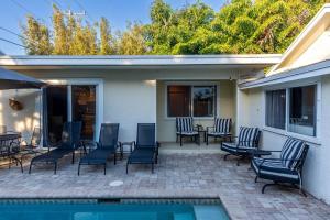 Fotografie z fotogalerie ubytování West Palm Beach Bungalow with Swimming Pool v destinaci West Palm Beach + 36 fotografií