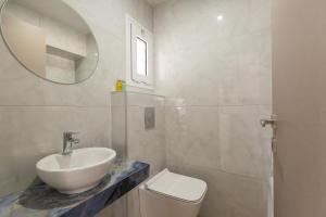 Koupelna v ubytování BEQUEST Corinthian Luxury suites
