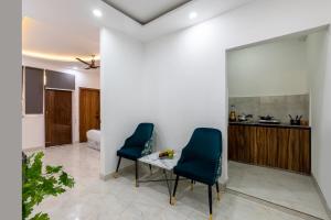 Amaze Stays Noida Sector 70的厨房或小厨房
