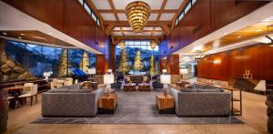 Everline Resort and Spa, Lake Tahoe的休息区