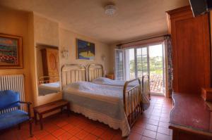 Gallery image of Hôtel Les Arcades in Biot