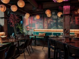 Un restaurante o sitio para comer en Story Hotel Signalfabriken, part of JdV by Hyatt