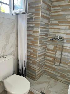 Ένα μπάνιο στο Sunny studio