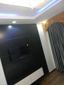 Afbeelding uit fotogalerij van Luxury 3 Bedroom Apartment at Premier Layout, Enugu in Okinano +5 foto's