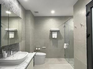 Ένα μπάνιο στο TSQ STAY Villa Beachside +29 φωτογραφίες